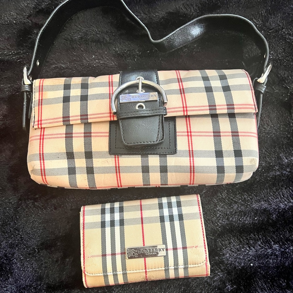 Burberry purse & wallet